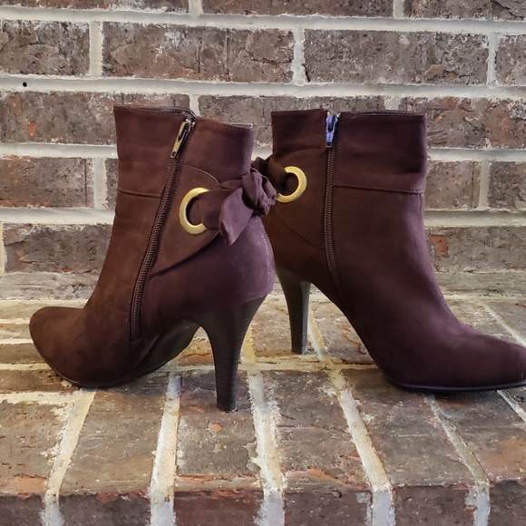 New Direction Bootie - Picture 2 of 4